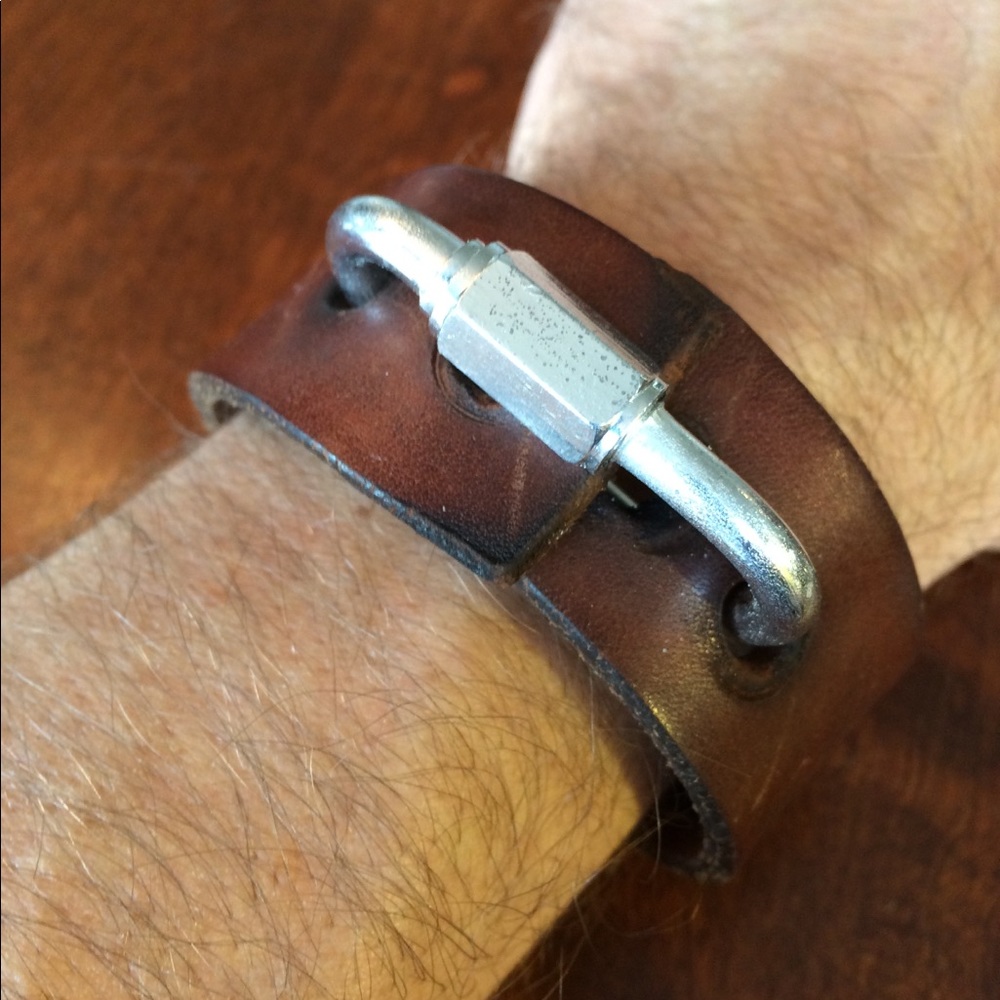 Hand-made unisex leather carabiner bracelet.